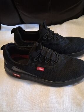 Levi's Men's Black Slip-On Knit Sneakers with Red Logo